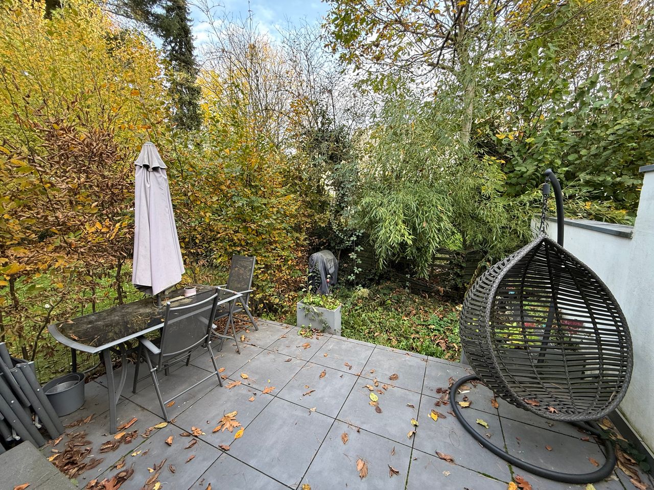 Moderne, vollmöblierte 2-Zimmer-Wohnung mit Garten in Köln-Rodenkirchen