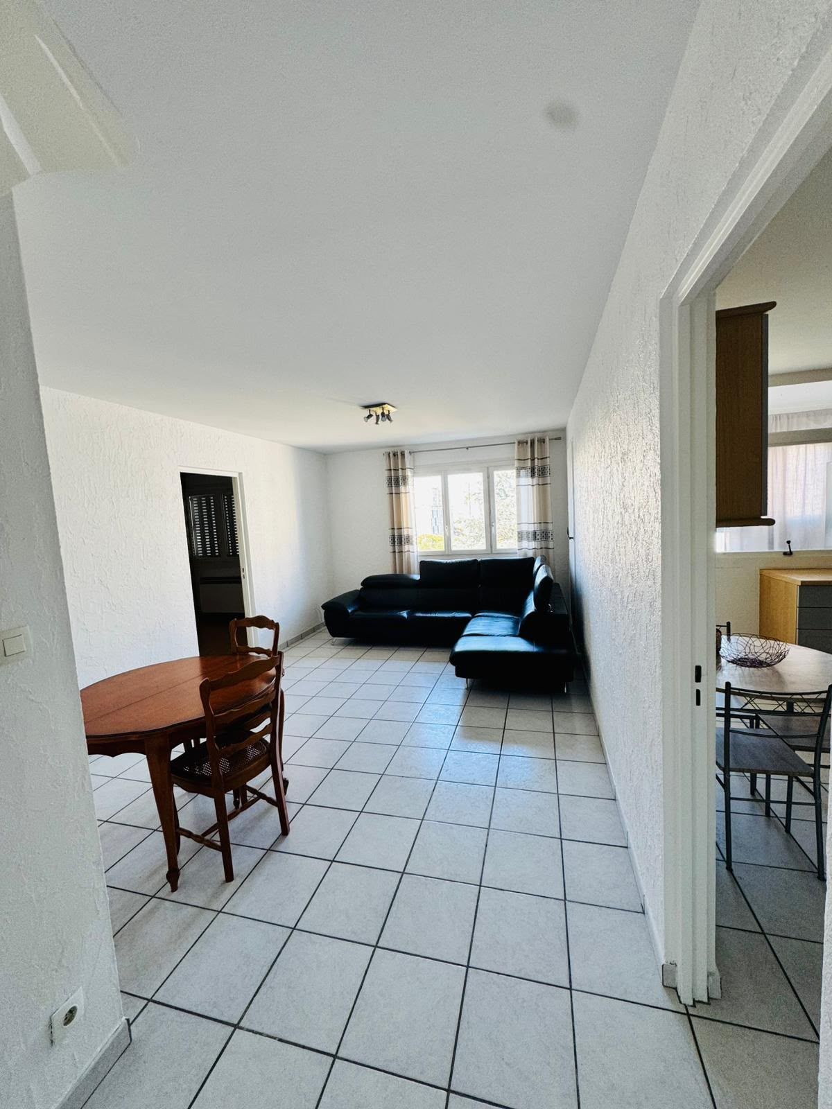 Location Colocation étudiante pour 3 – Appartement F4 de 73 m² à Saint-Priest (loyer tout