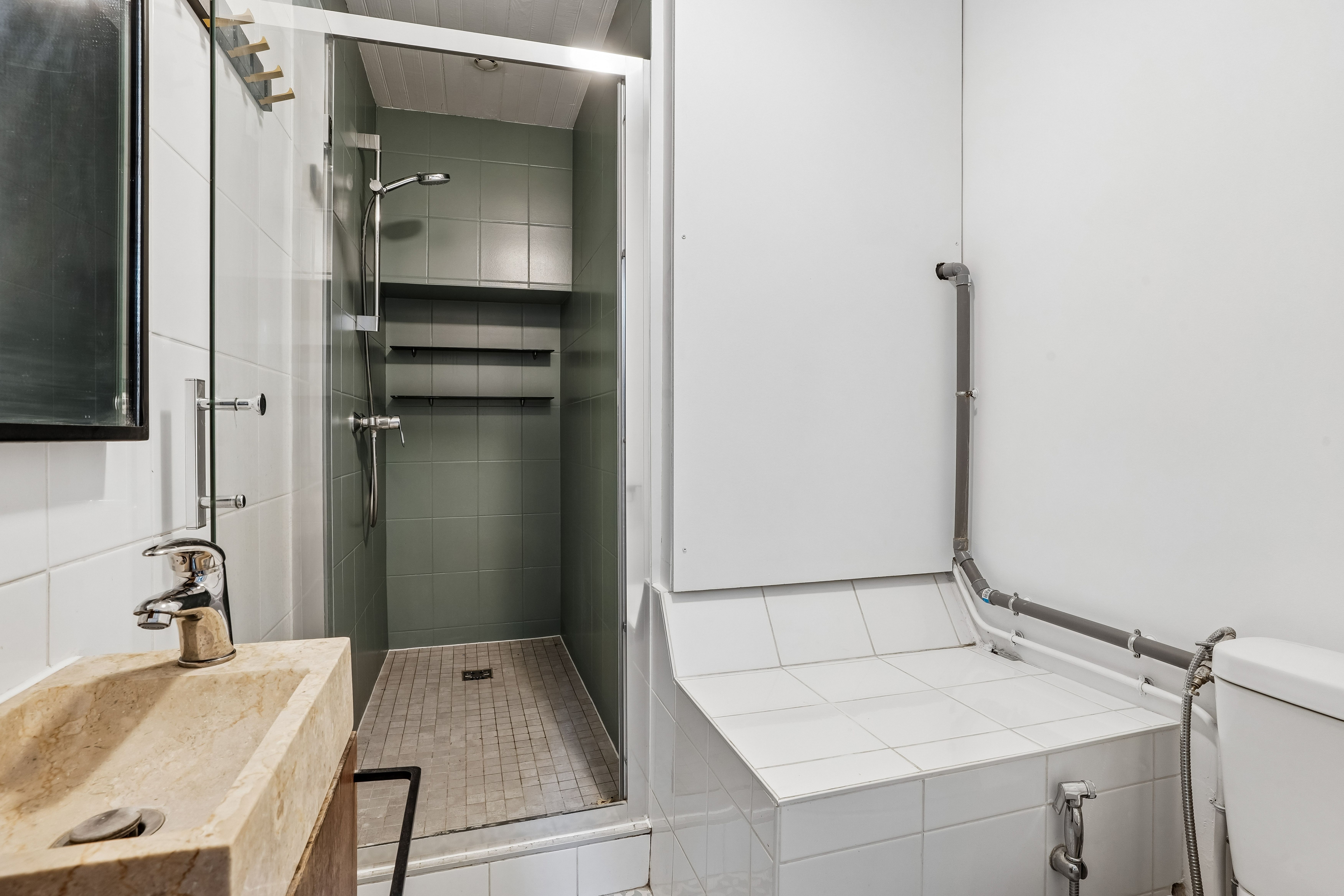 Location Necker / rue de Vaugirard (1er étage) (loyer tout inclus)