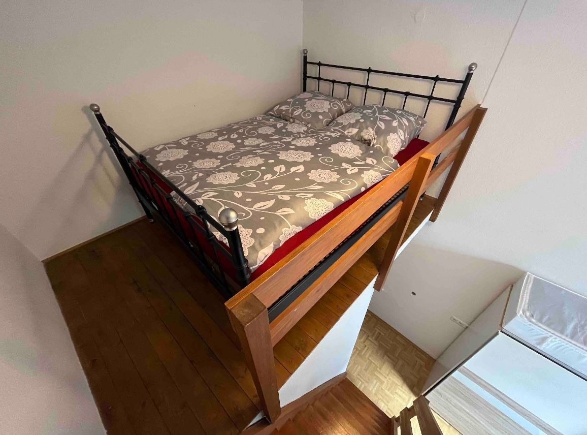 Furnished old building apartment for sublease