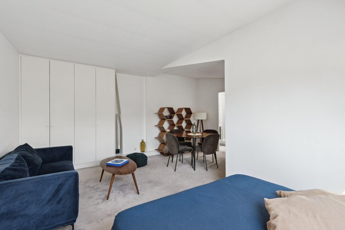 Location ID 373 Champs Elysees / rue Marbeuf (loyer tout inclus)