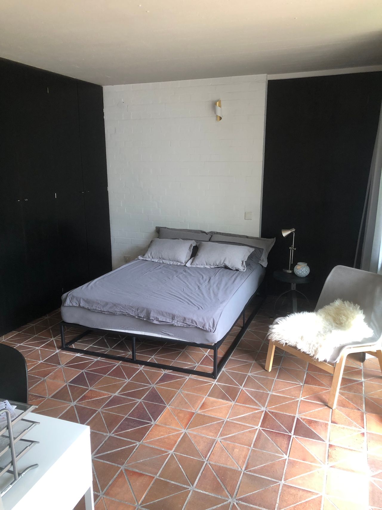 fully furnished room in a shared apartment in a large estate near the university hospital and the RWTH city campus