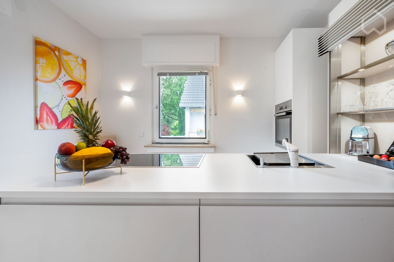 Very high quality furnished apartment with winter garden & balcony in Cologne