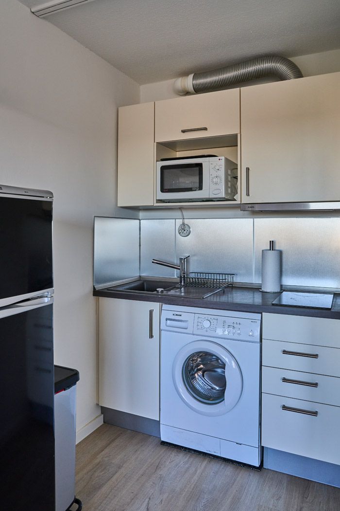 Very comfortable and spacious apartment in well-kept apartment house with elevator in a quiet side street in Lövenich