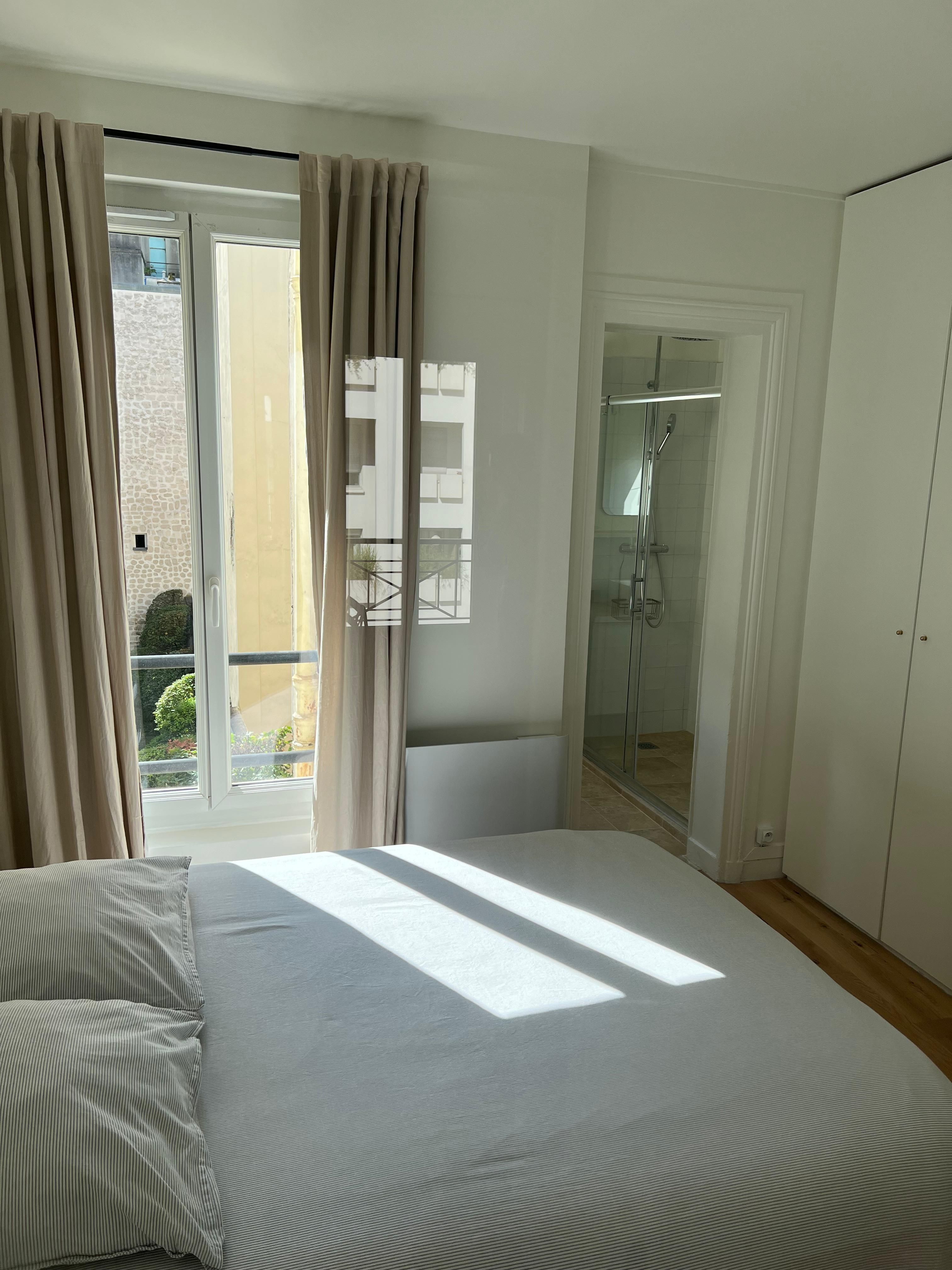 Cosy place in lively area (loyer tout inclus) Paris