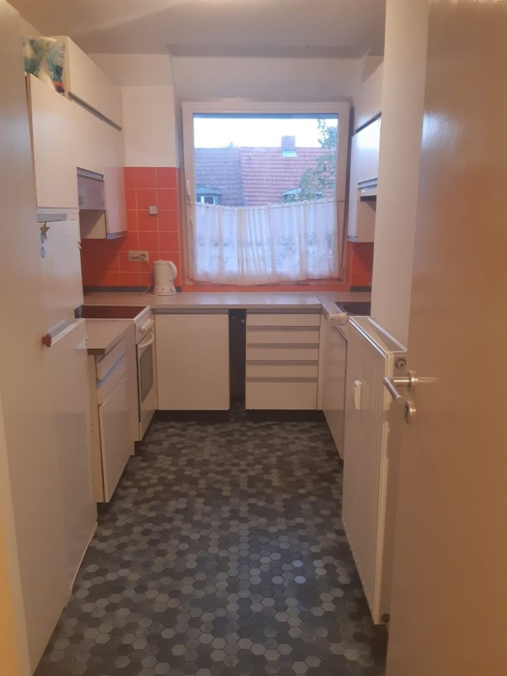 Bright & neatly furnished room located in Wilmersdorf available in a 3-person shared apartment in Wilmersdorf