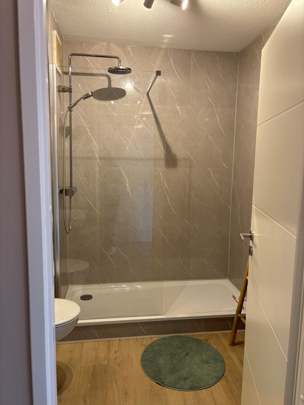 Fashionable, modern suite in Köln