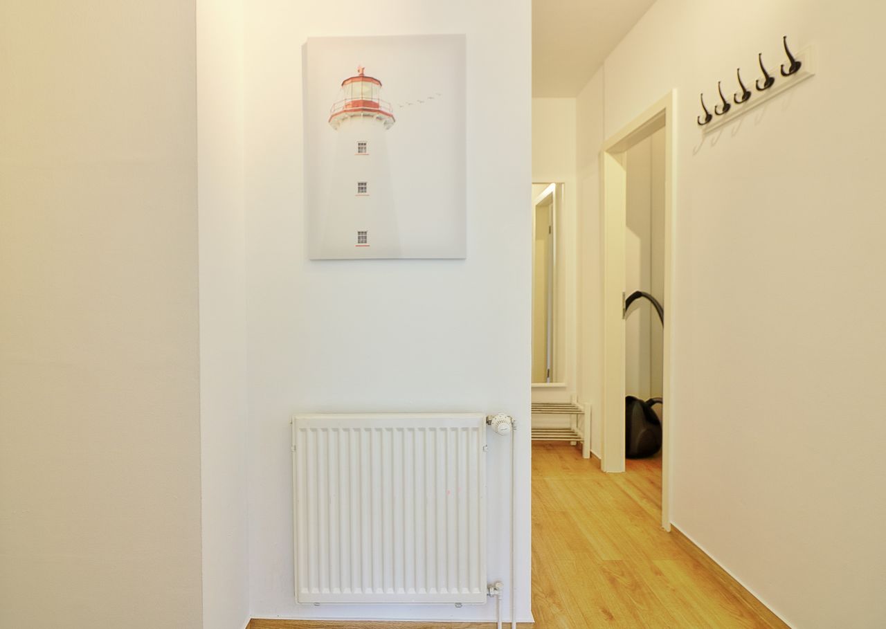 Furnished 4-room apartment in quiet city location