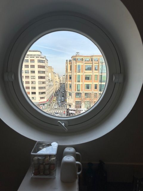 Location Joli studio au pied du métro Sablons Ligne 1 à Neuilly Sur Seine (loyer tout inc