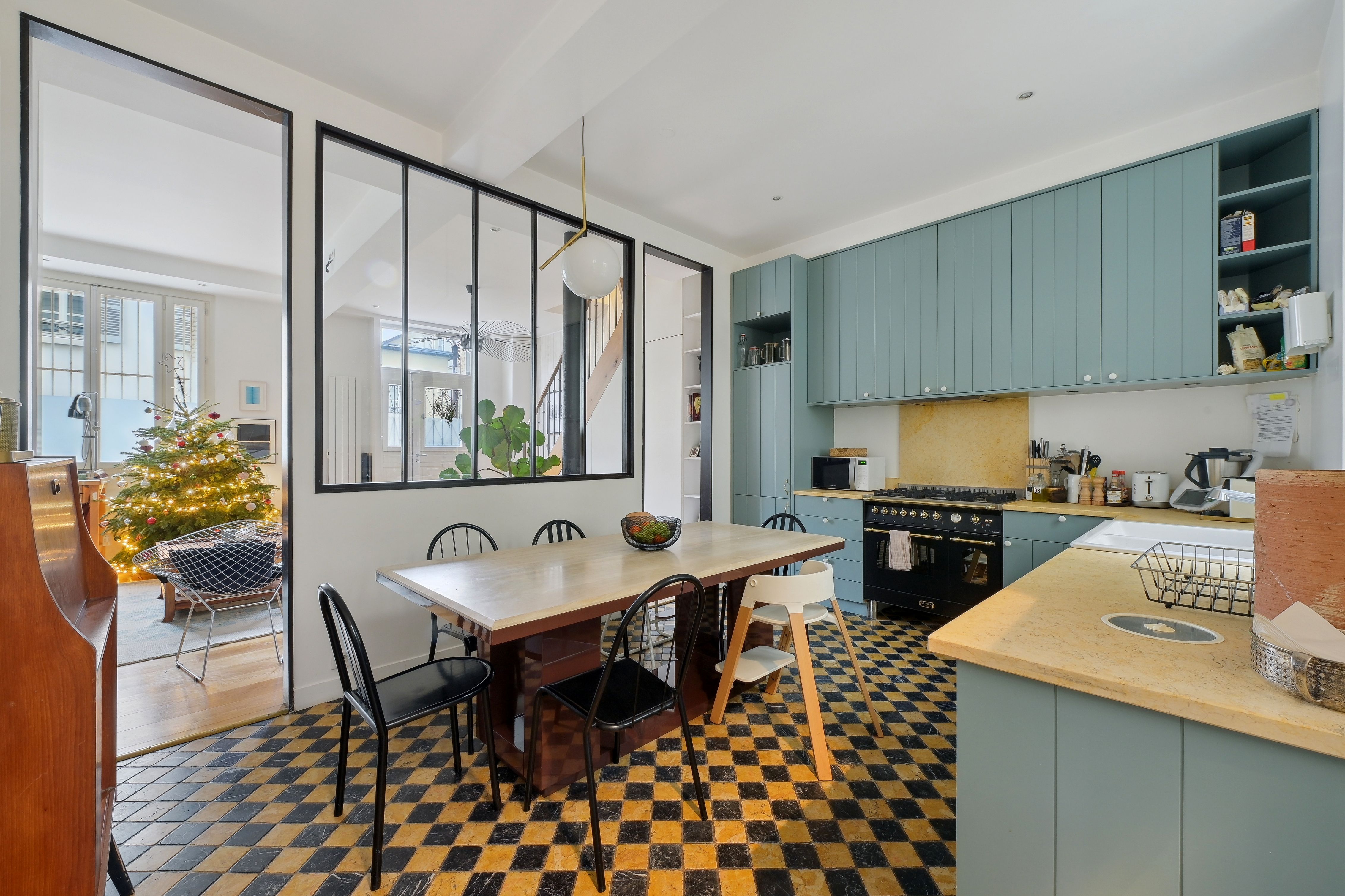 Duplex Monmatrois avec jardin privatif (loyer tout inclus) Paris