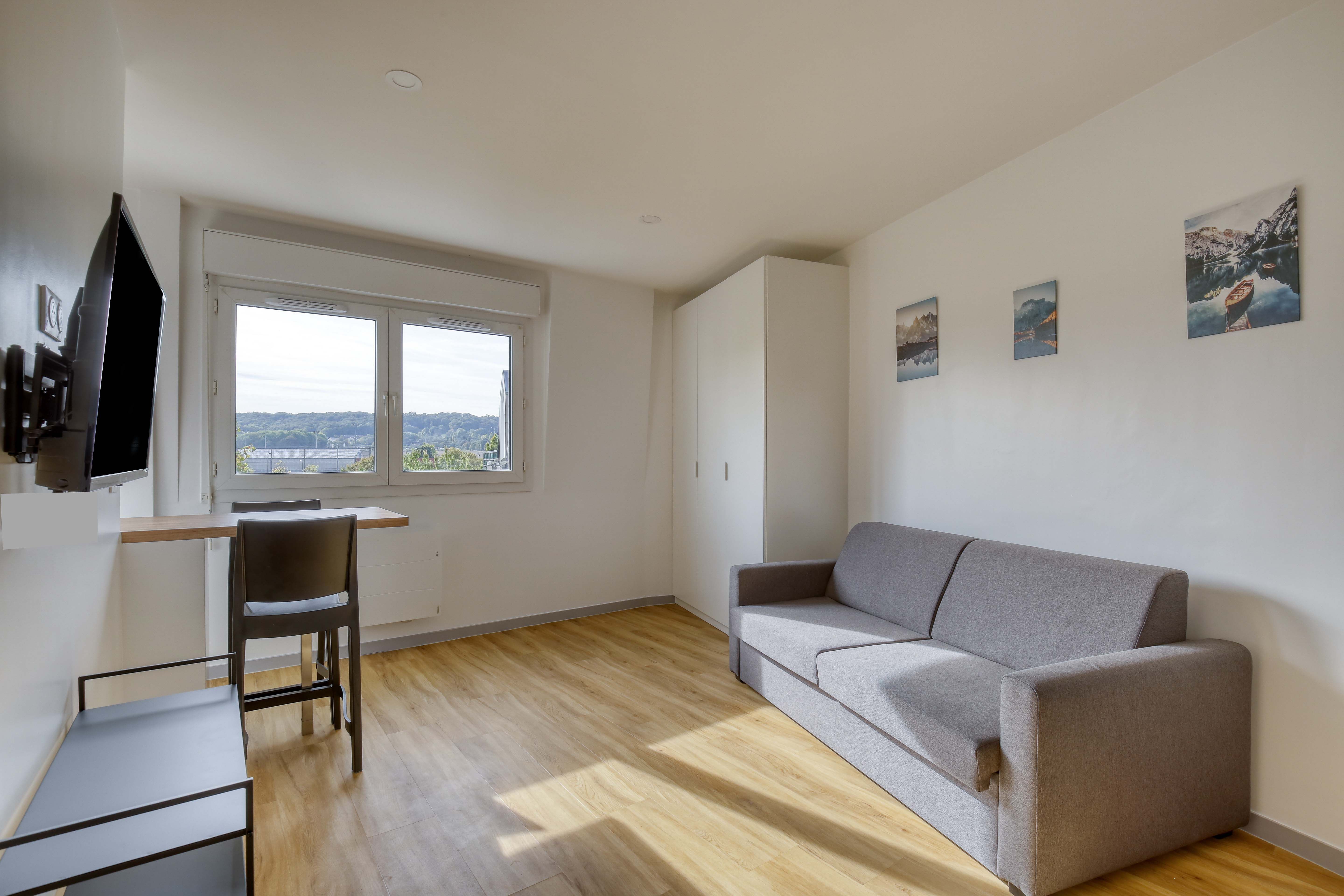 STUDIO MEUBLÉ de 23m2 avec place de parking sécurisé (loyer tout inclus) Jouy-le-Moutier