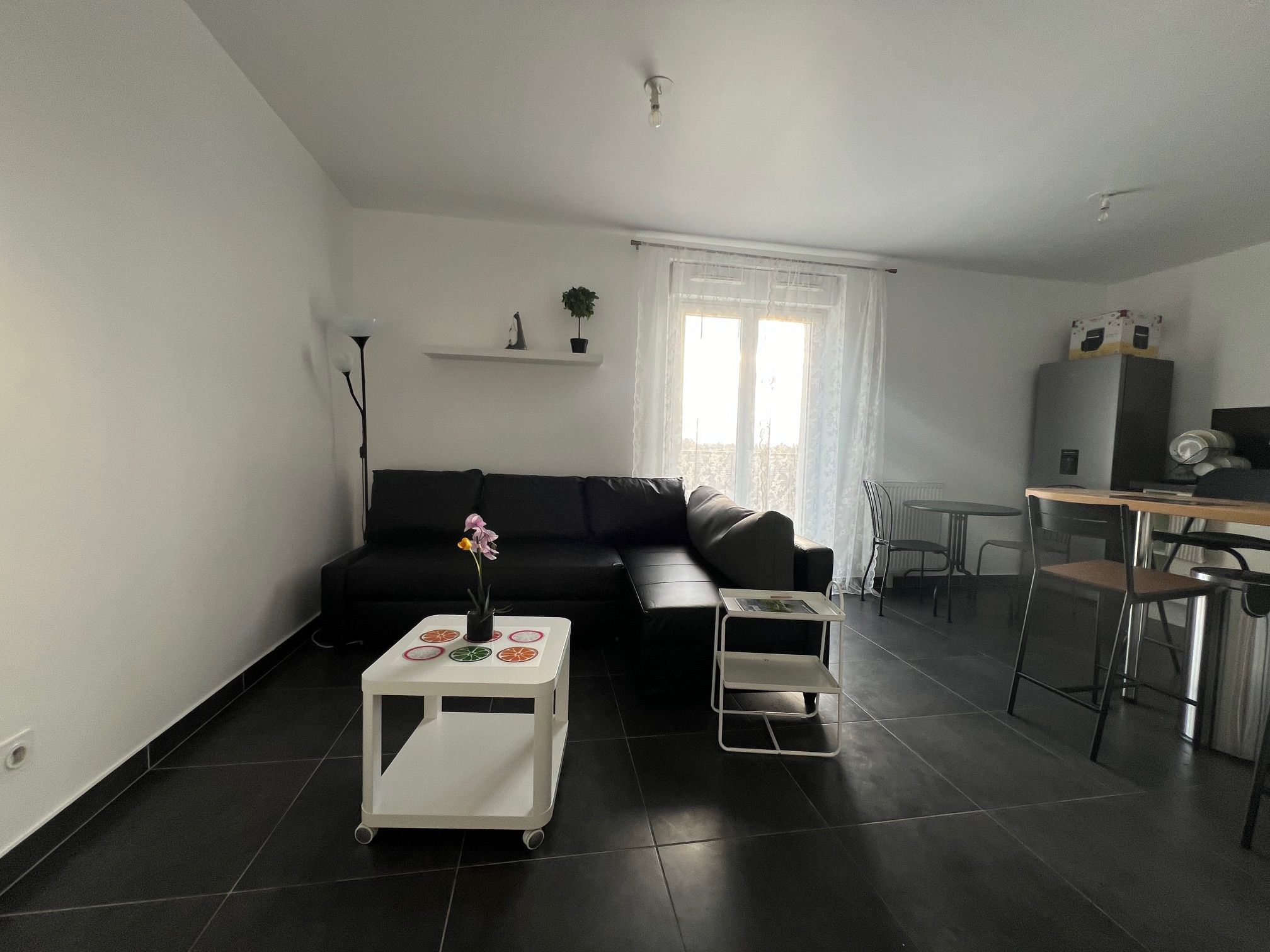 Location Studio T1 lumineux et spacieux avec balcon et parking à Noisy-le-Grand (loyer to