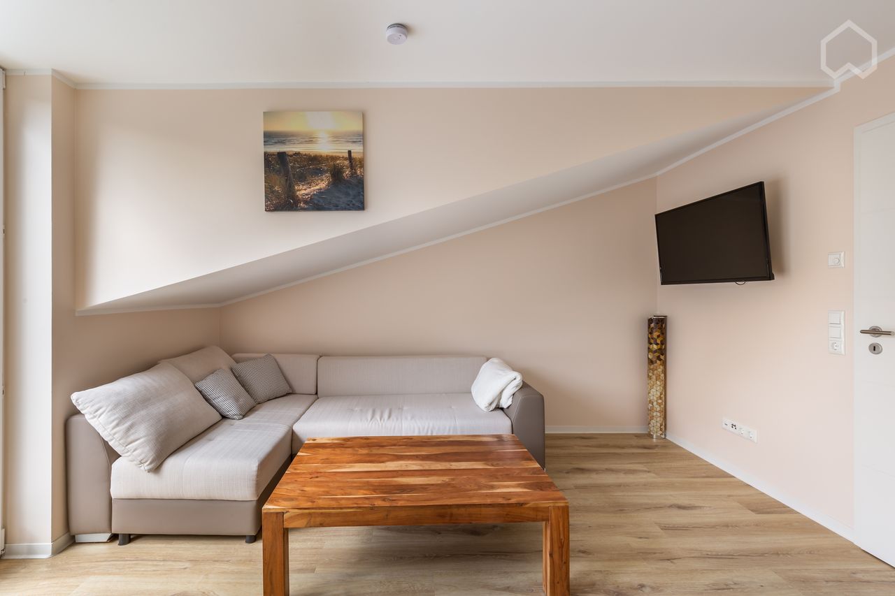 Bright, modern apartment with daylight bathroom and balcony in Aachen