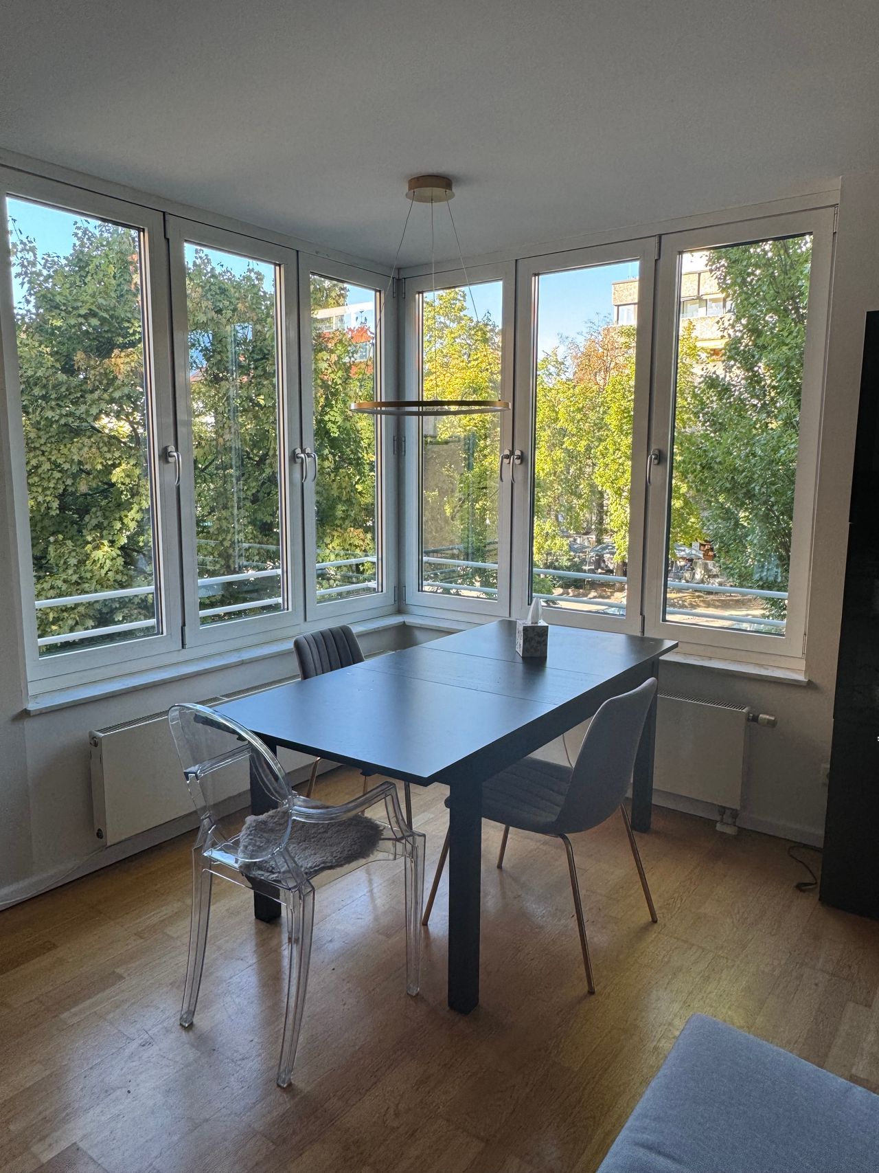 Central, stylish 2-room flat right next to the underground