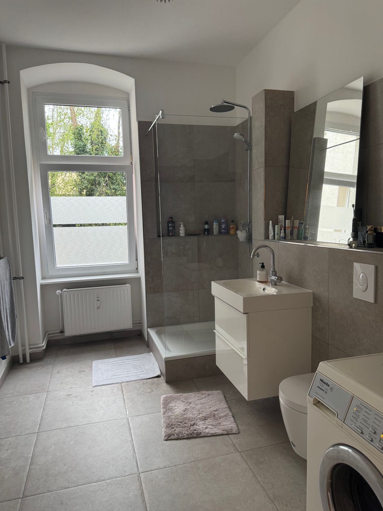 Bright Designer Apartment in Kreuzberg – Canal Location