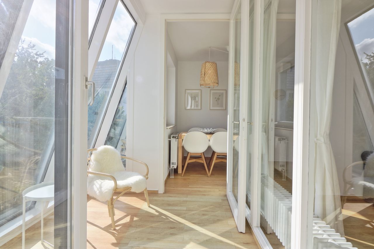 Furnished 4-room apartment in quiet city location