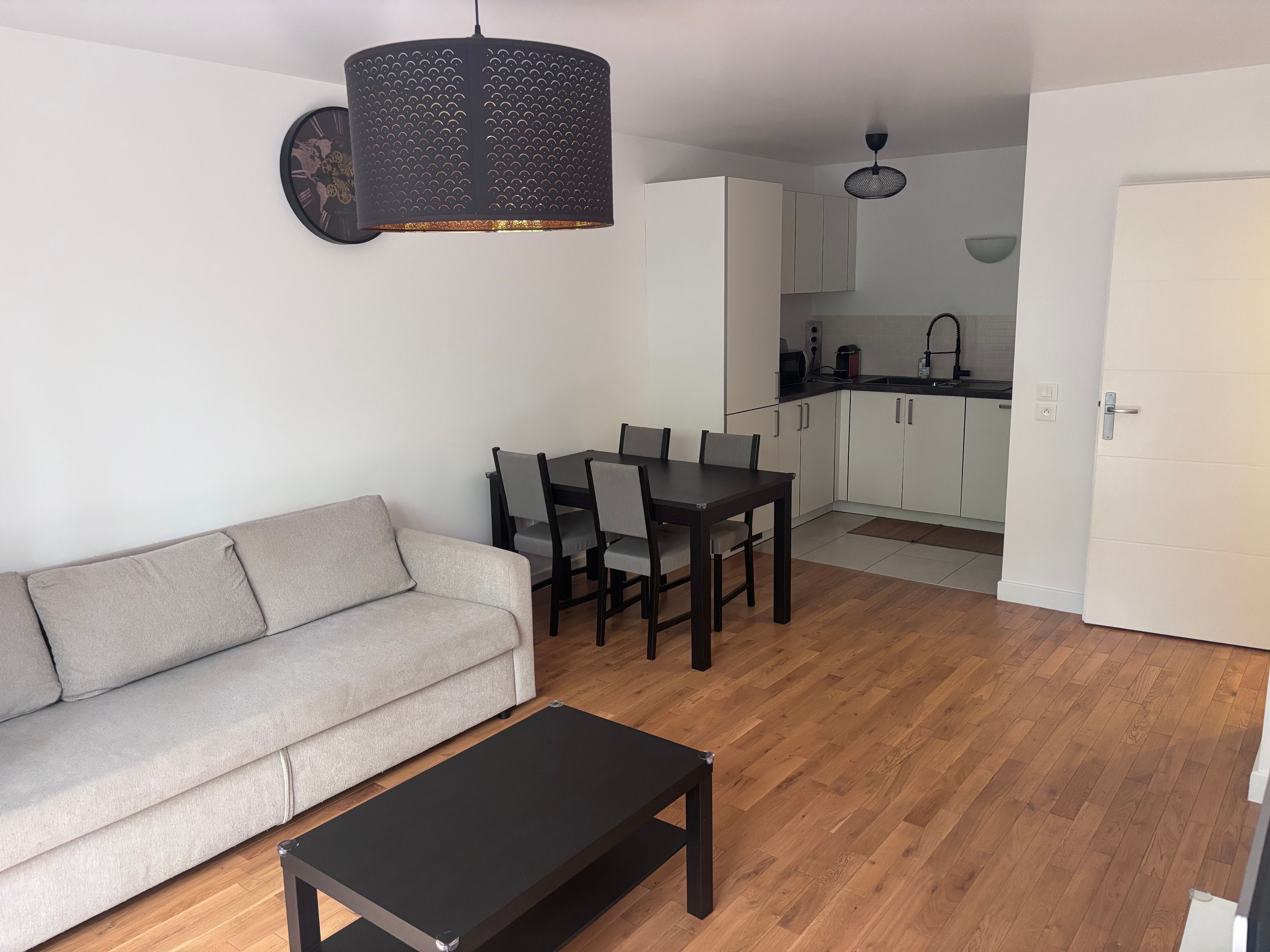Location Proximité Paris, Chaleureux, Facile en Transport (loyer tout inclus)