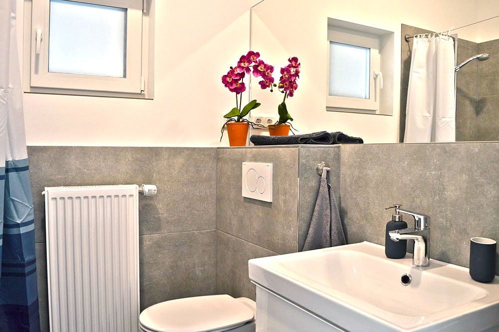 Refurbished single apartment near Bahnhof Süd