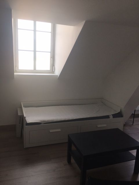Location Studio refait à neuf centre ville de Belfort (loyer tout inclus)