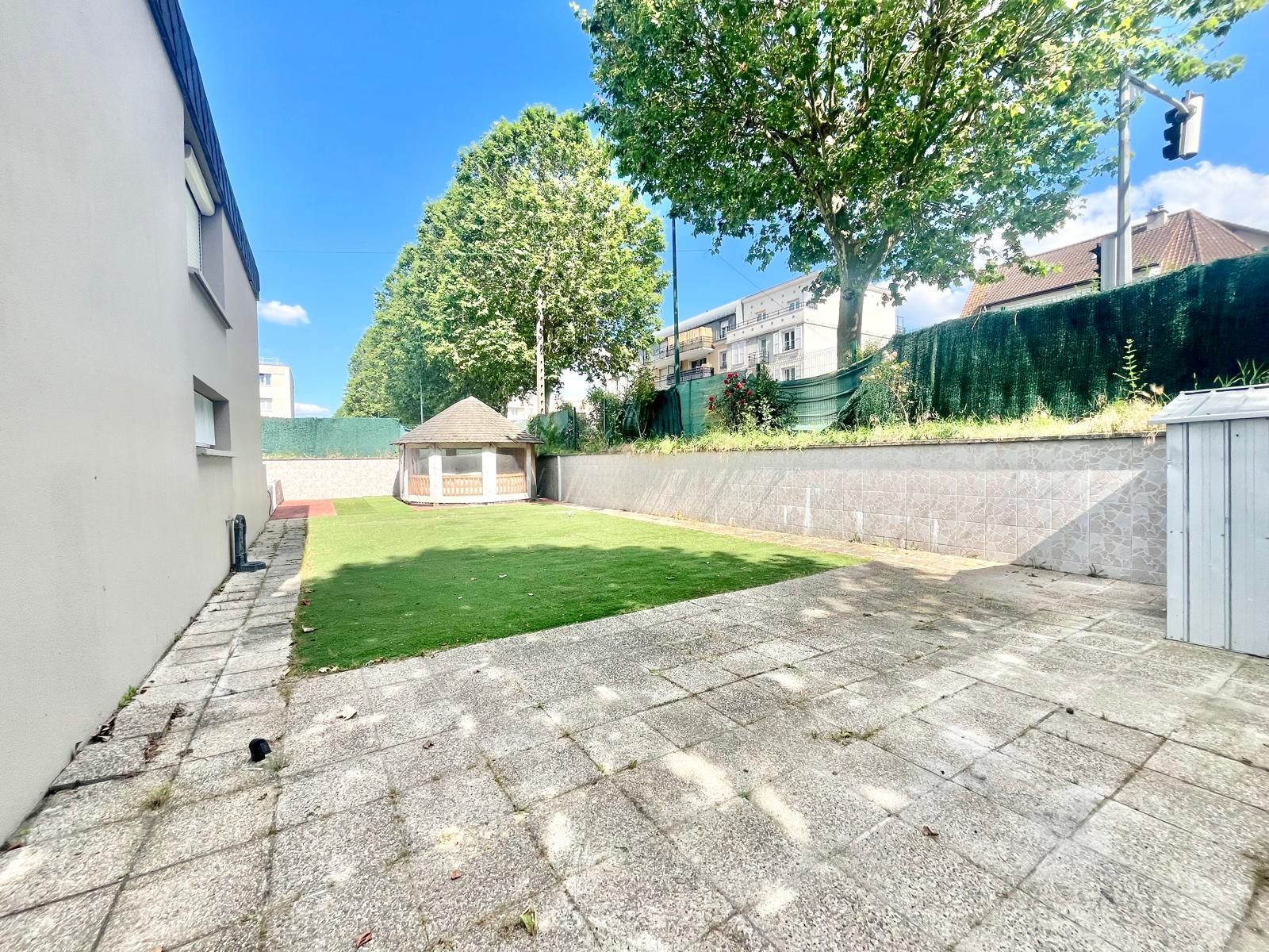 Location chambre encolocation dans une maison spacieuse (loyer tout inclus)