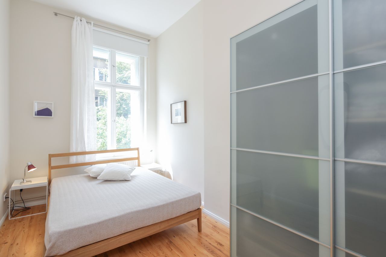 Spacious, bright and cozy 2 room apartment with southwest facing balcony at Prenzlauer Berg / Pankow