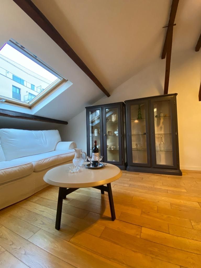 Location Appartement Rue de La Defense (loyer tout inclus)