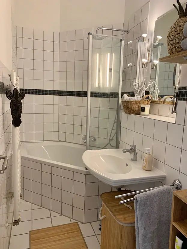 Renovated, quiet luxury apartment in a prime historic building and top location