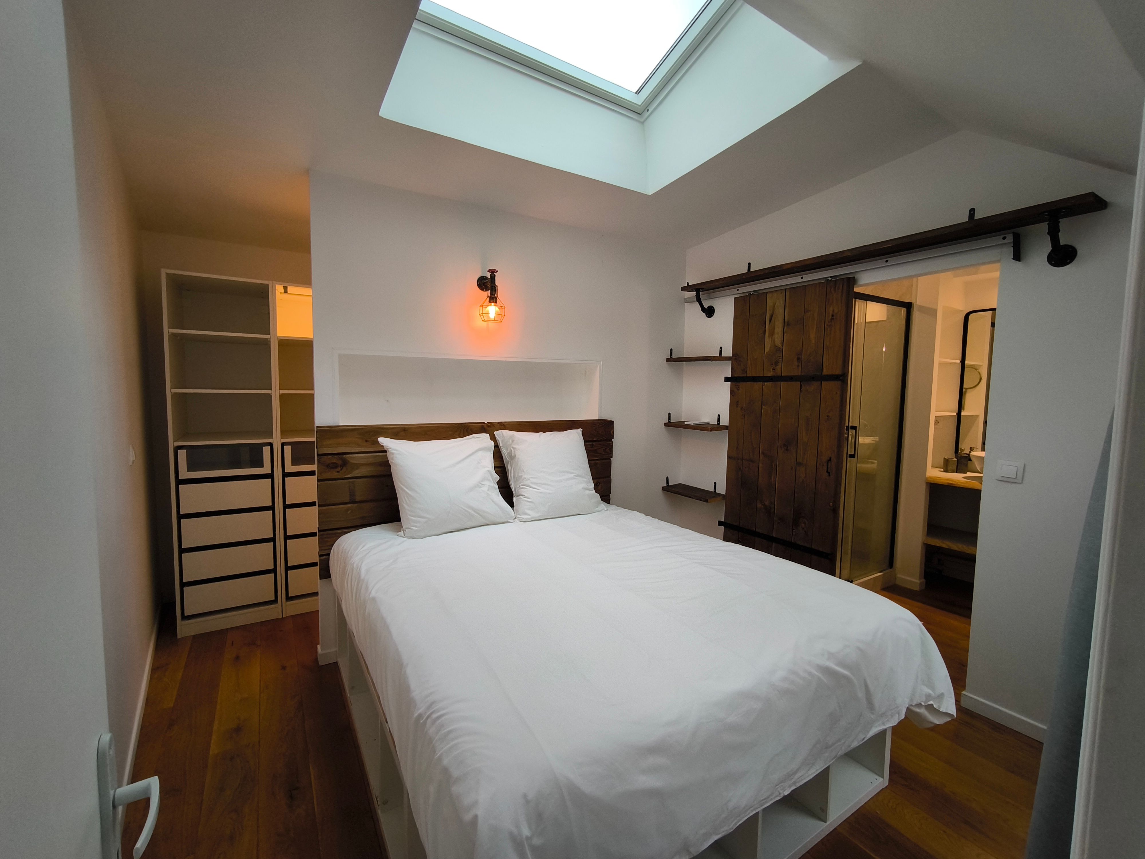 Location Loft Duplex Parisien : un nid douillet à Paris (loyer tout inclus)