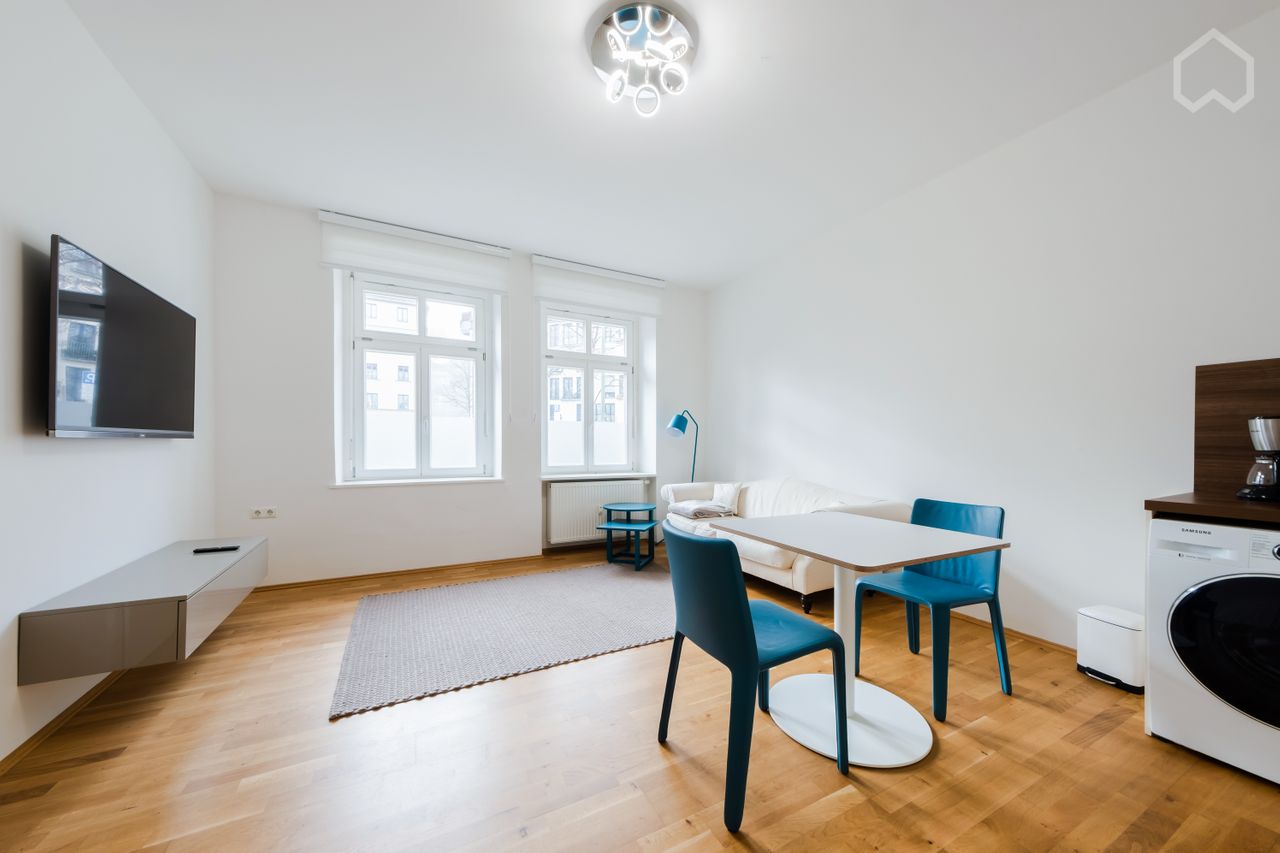 Beautiful 2-Room flat in München (very central)