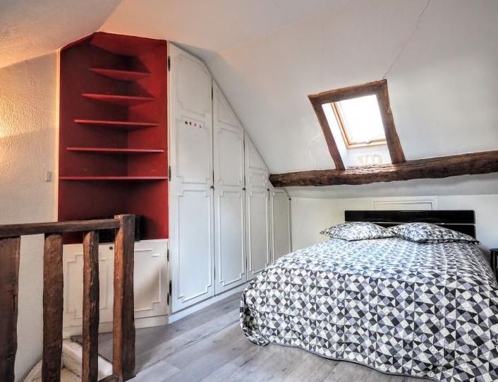 DUPLEX  QUARTIER LATIN  A COTE DE LA SORBONNE ET DE NOTRE DAME (loyer tout inclus) Paris