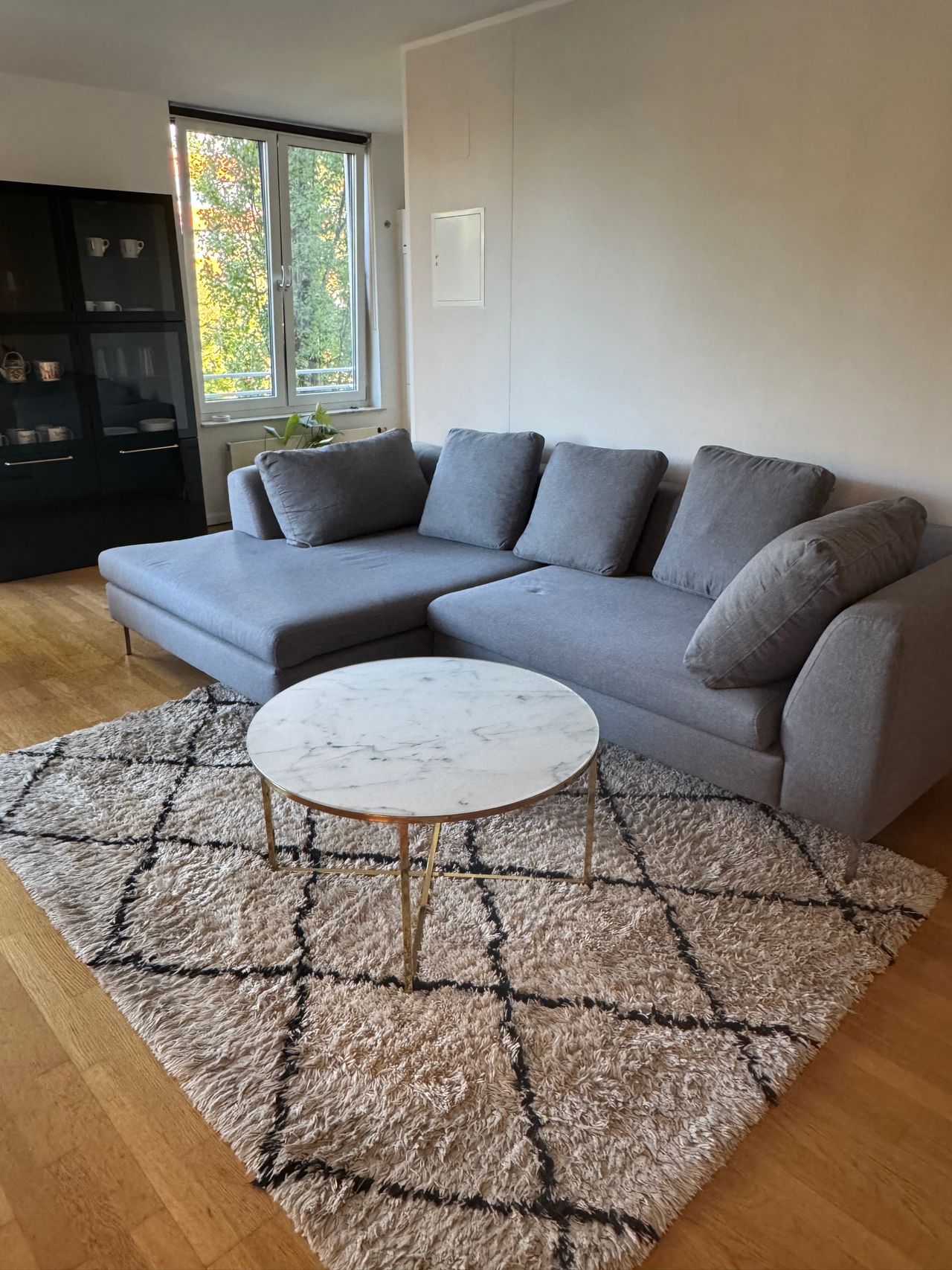 Central, stylish 2-room flat right next to the underground