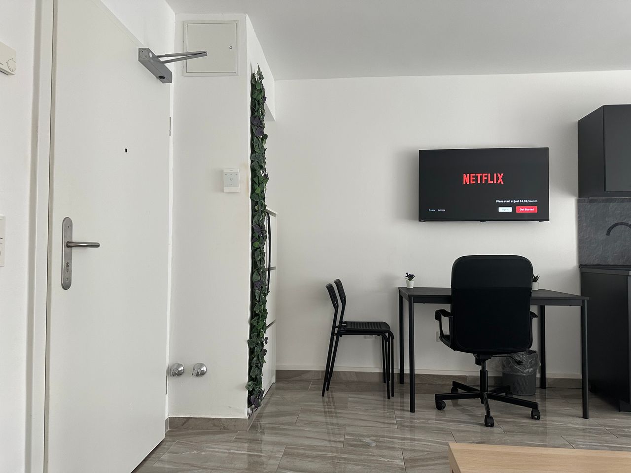 31m² - 200M COLOGNE STATION - CENTRAL - FULL SERVICED - KITCHEN - BATH - WASHING MACHINE - HIGHSPEED-WIFI