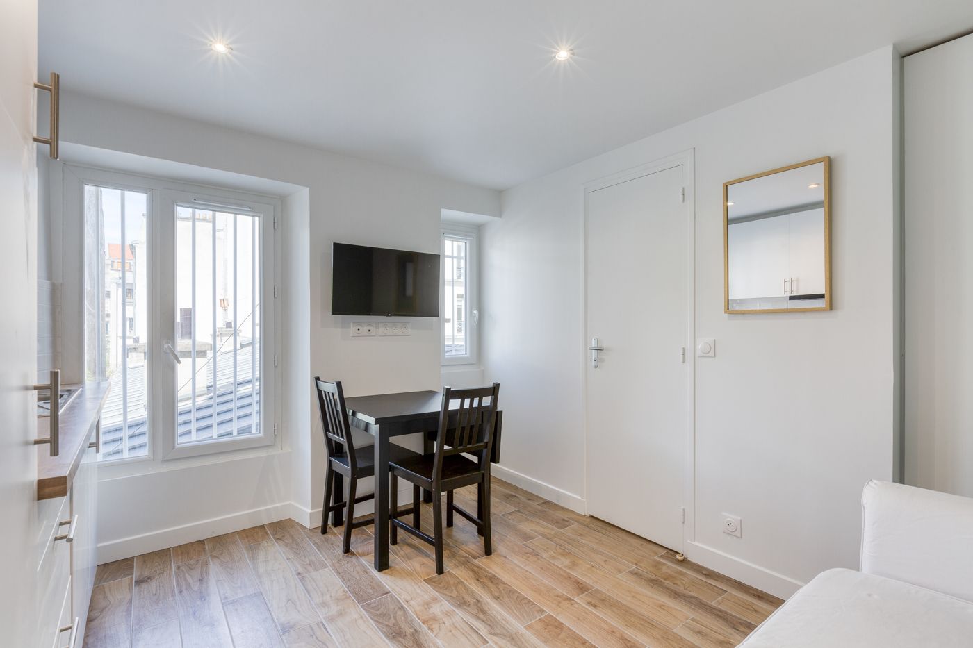Location Paris 19e – rue de Belleville – Studio lumineux rénové (loyer tout inclus)