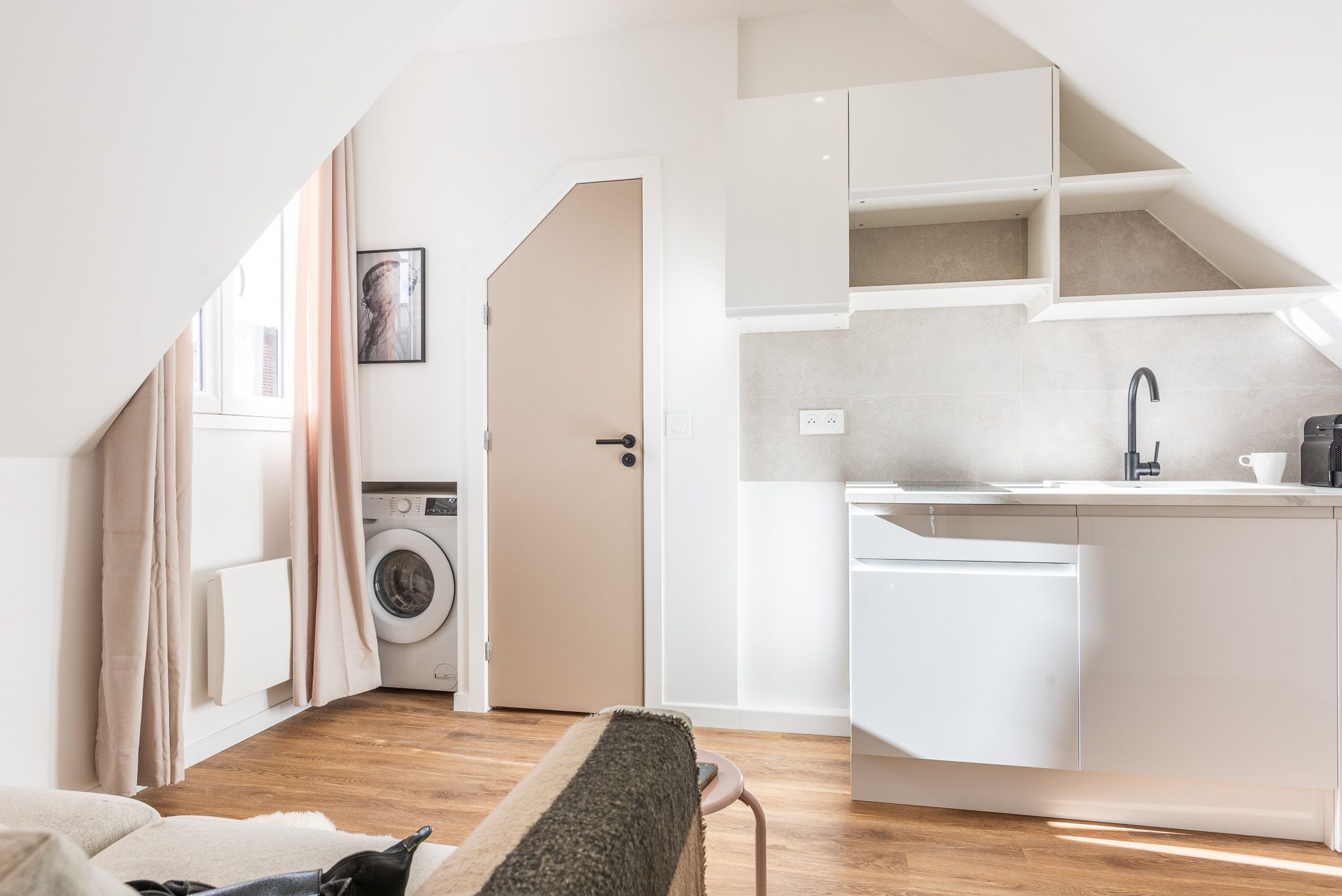 Studio de standing clé en main – Avenue Victor Hugo, Paris 16e (loyer tout inclus) Paris