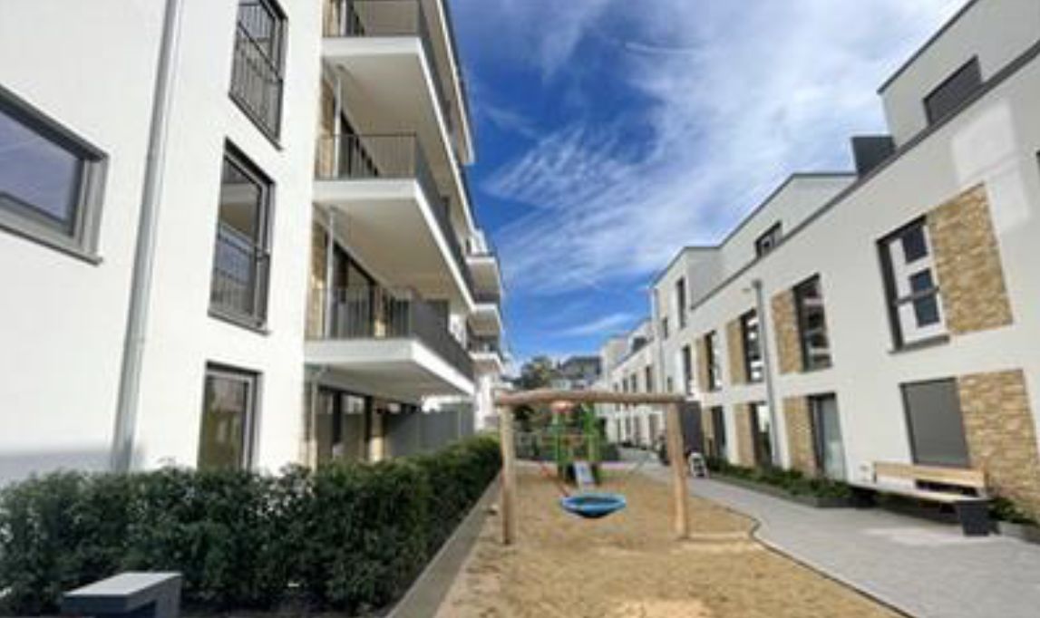 Exklusive Neubauwohnung: Möblierte 2-Zimmer-Wohnung mit Balkon in Bilk