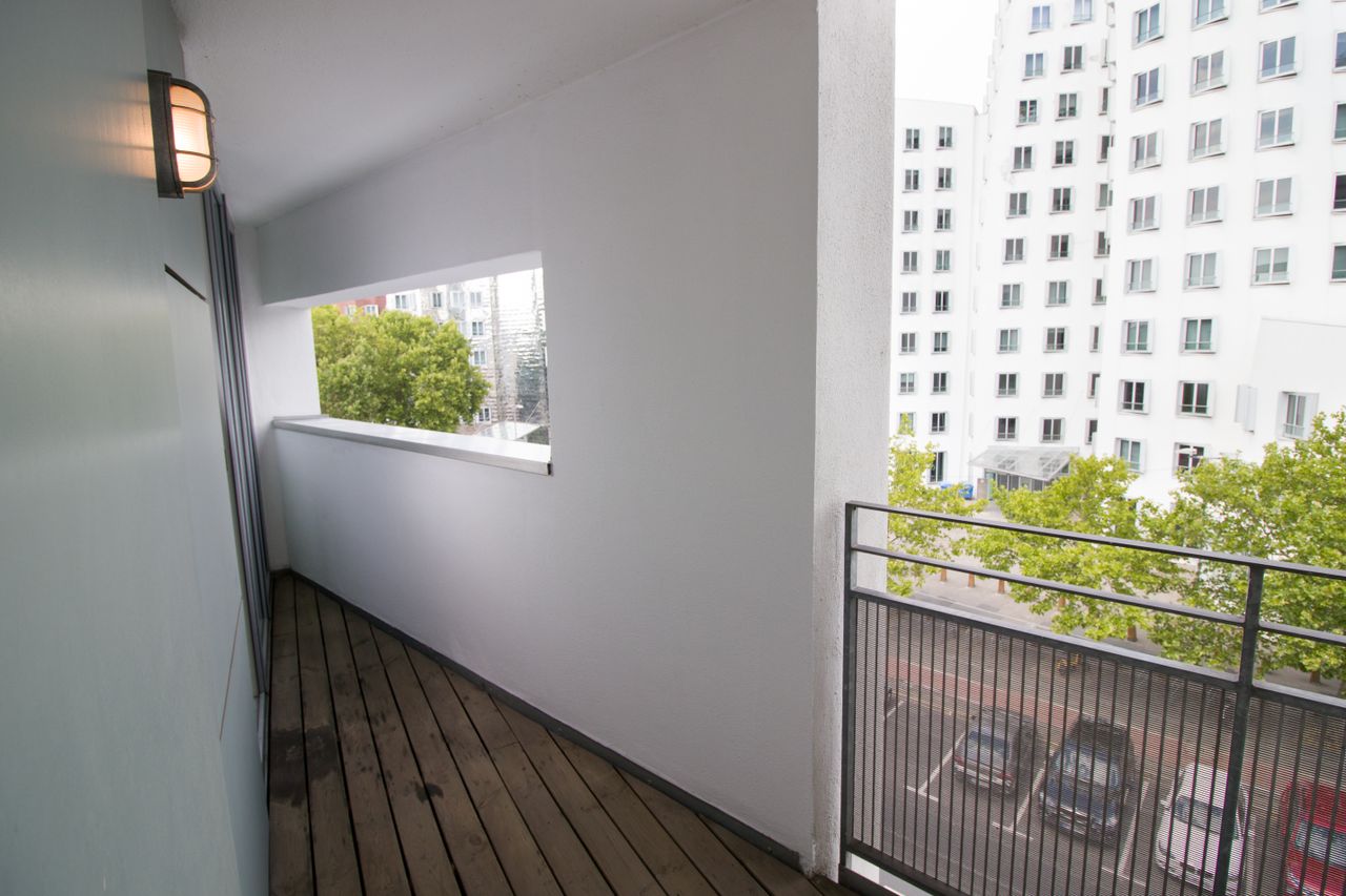 Furnished designer dream apartment with a dream view in the Medienhafen