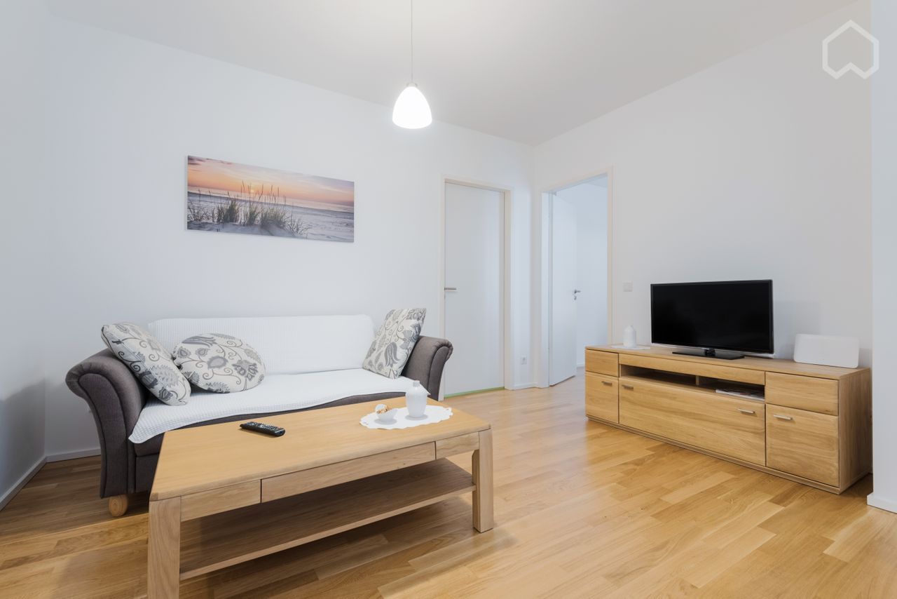 2.5 Room Designer Studio (60m²), Home-Office Ready & Prime Location, 5 Mins to Main Station / 6 Mins to FRA Airport!