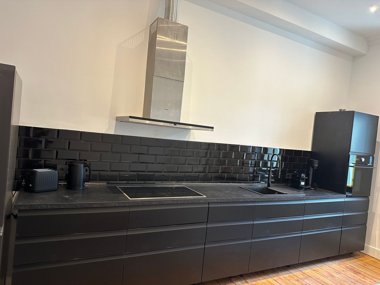 Fully Renovated & Stylishly Furnished - Elegant 3-Room Apartment in a Historic Art Nouveau Building