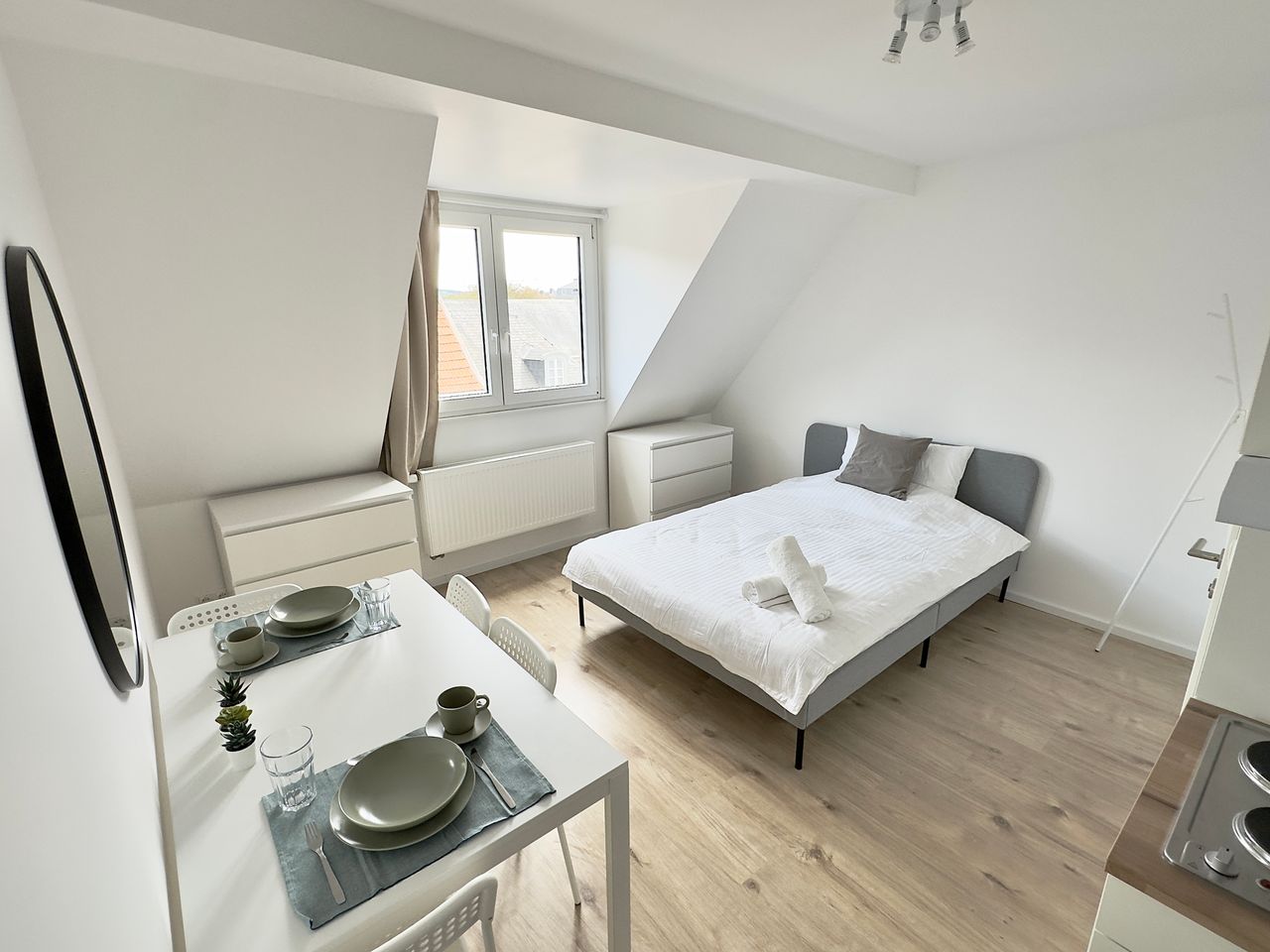 New & cozy Studio in the City Center with Roof Top View