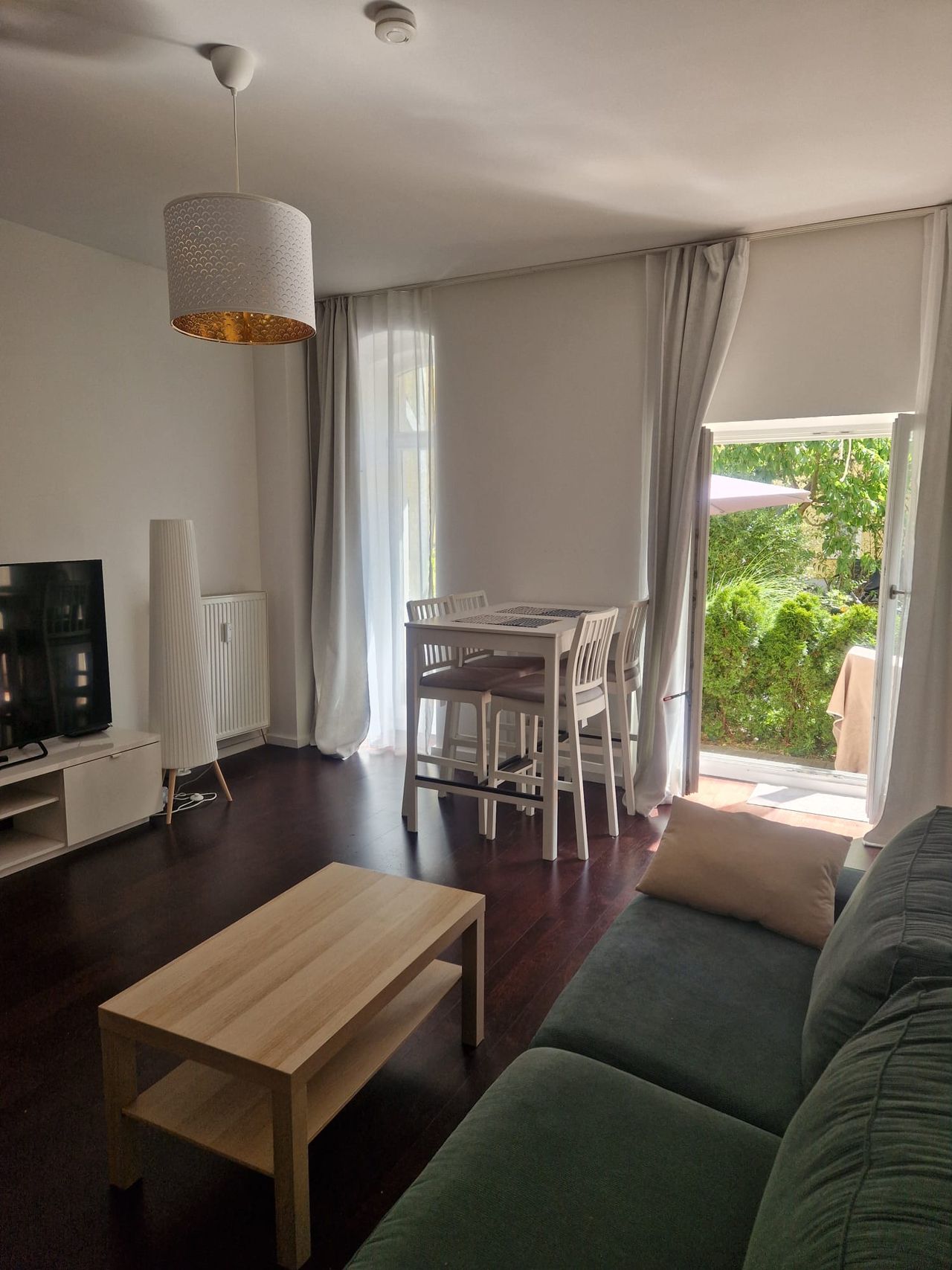 Bright 2-Room Apartment with Terrace & Garden – Prenzlauer Berg, €1,500 All-Inclusive