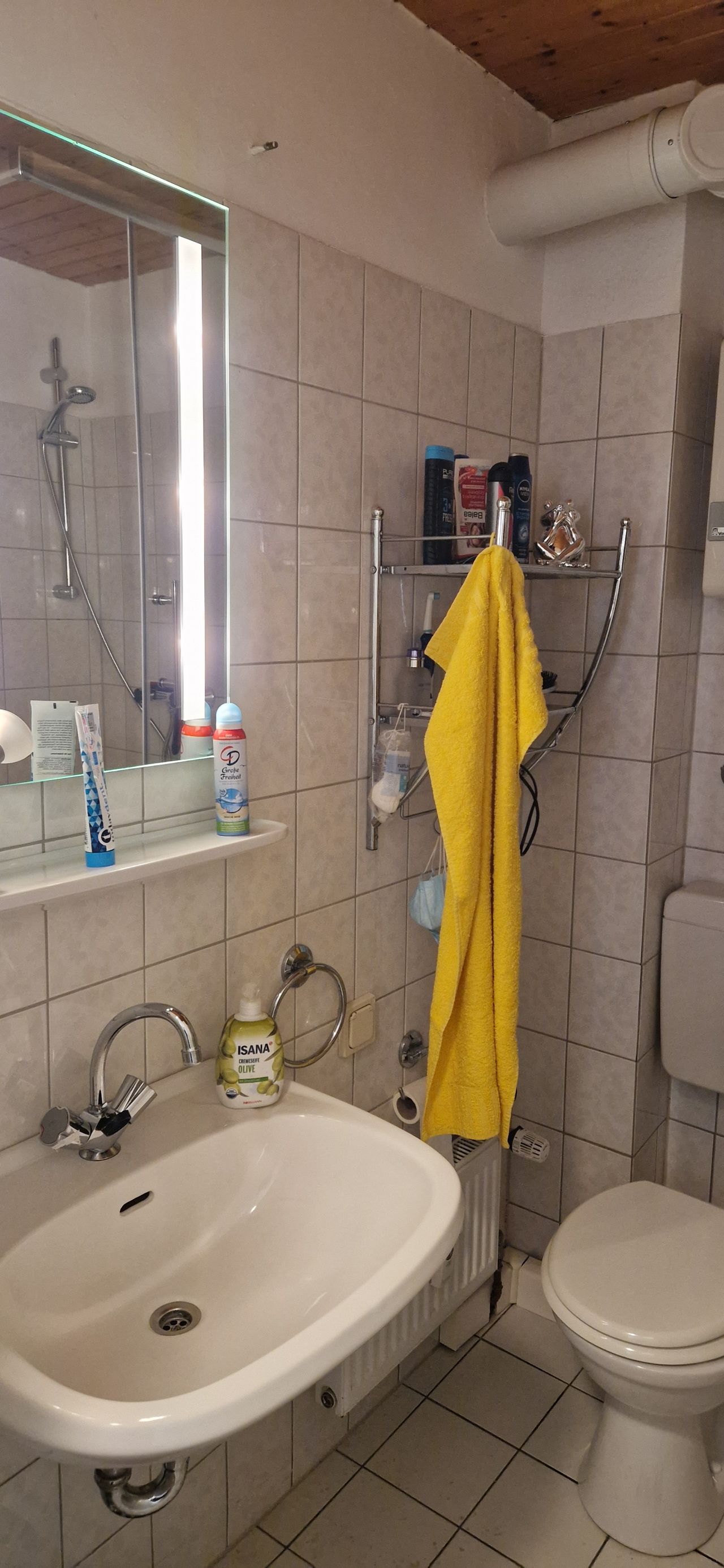 Gorgeous & pretty studio in Düsseldorf near airport