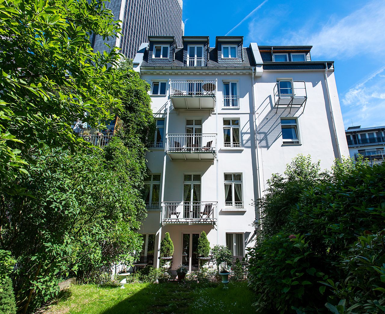Calm & stylish apartment located in the West End of Frankfurt