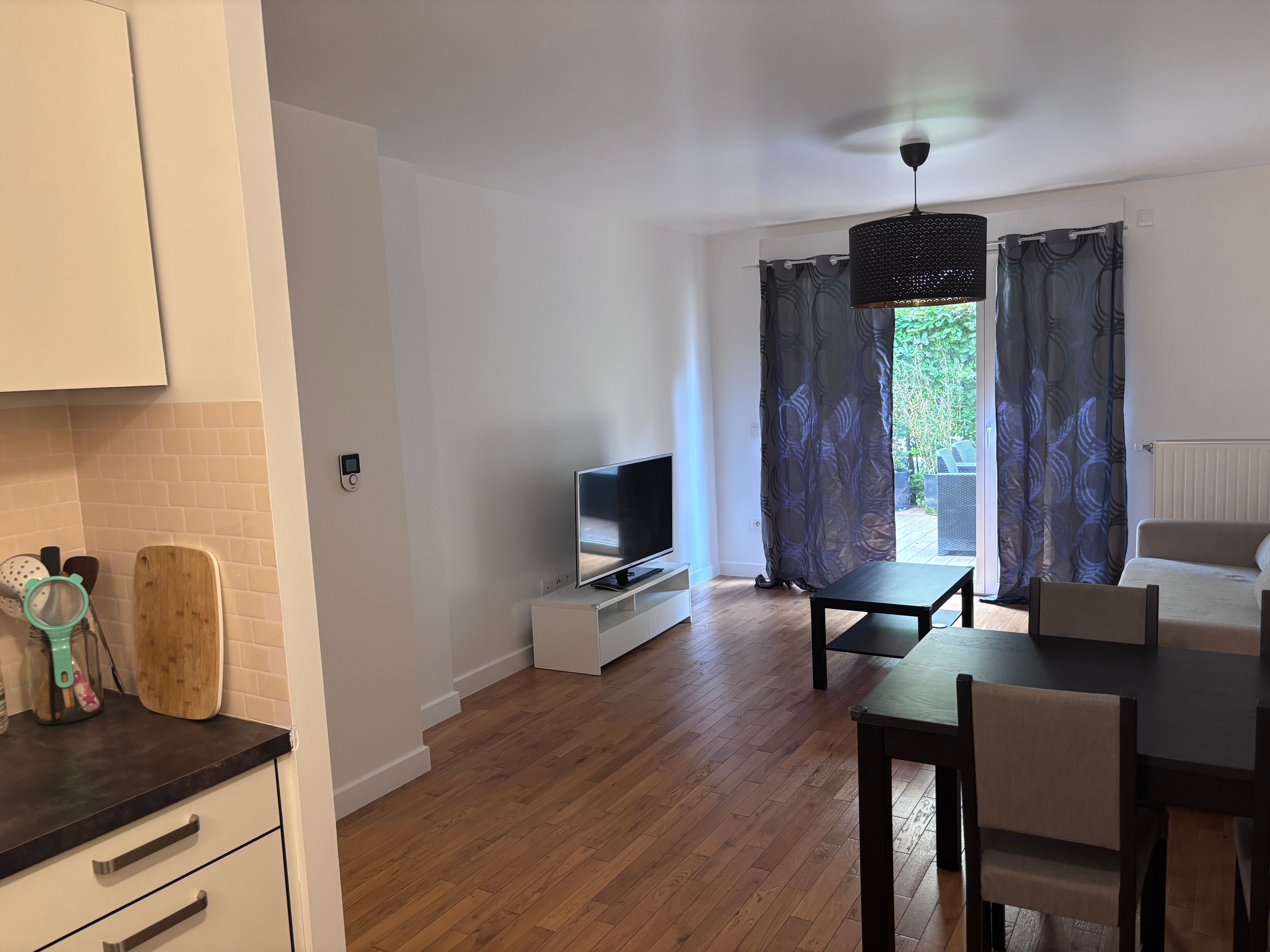 Location Proximité Paris, Chaleureux, Facile en Transport (loyer tout inclus)