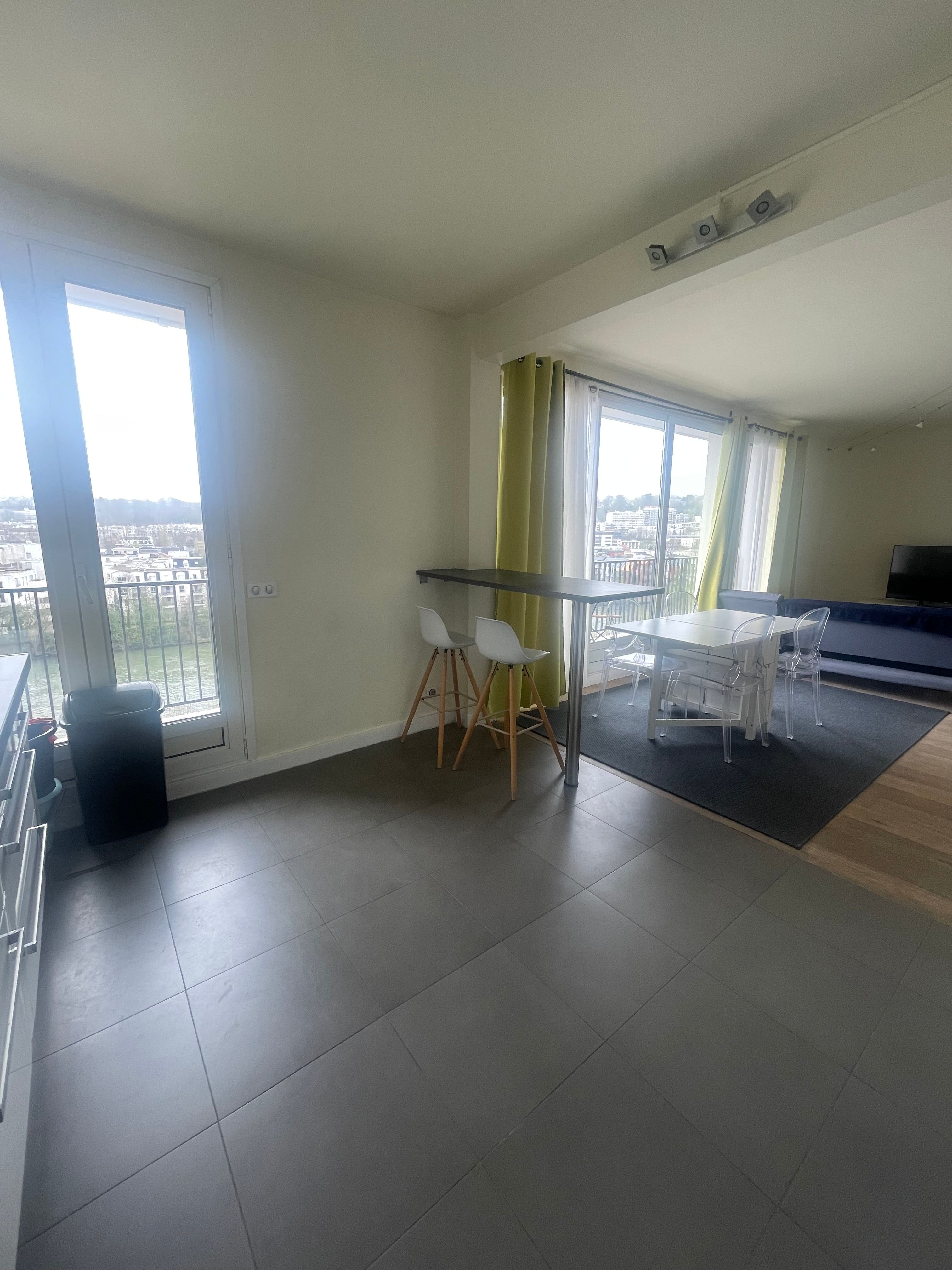 Location Appartement très bien situé à 6 min de la tour Eiffel (loyer tout inclus)