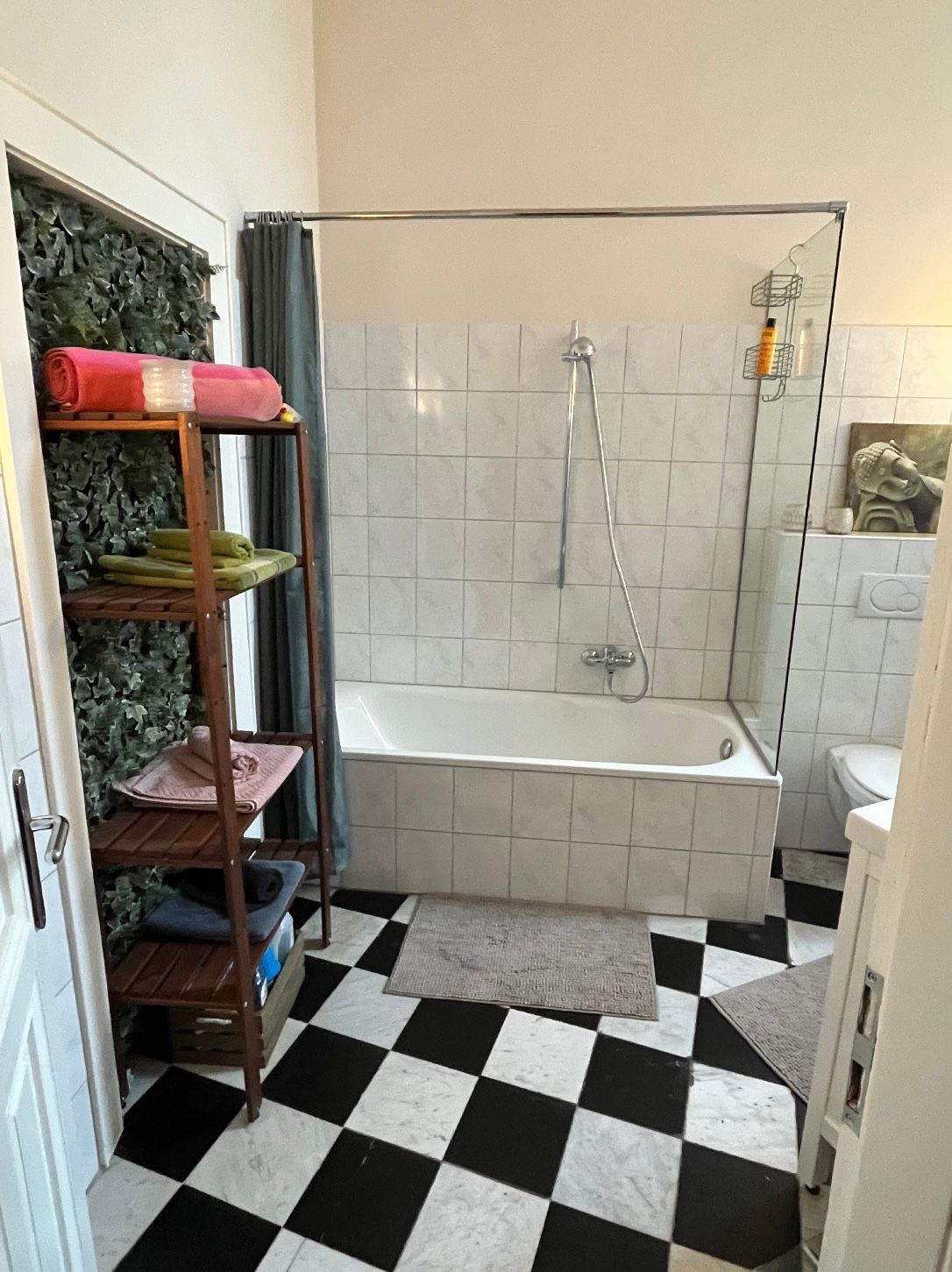 Furnished old building apartment for sublease