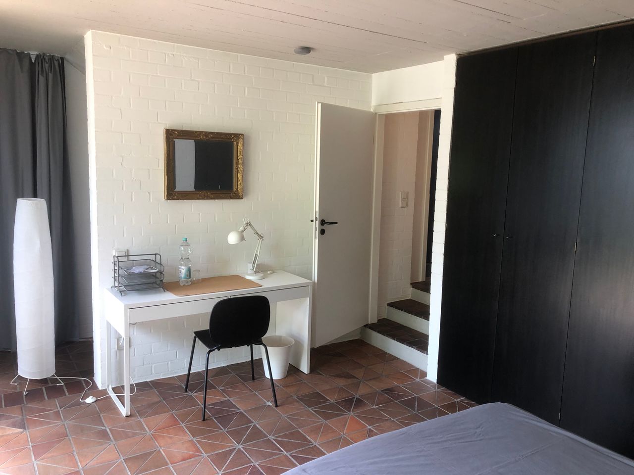 fully furnished room in a shared apartment in a large estate near the university hospital and the RWTH city campus