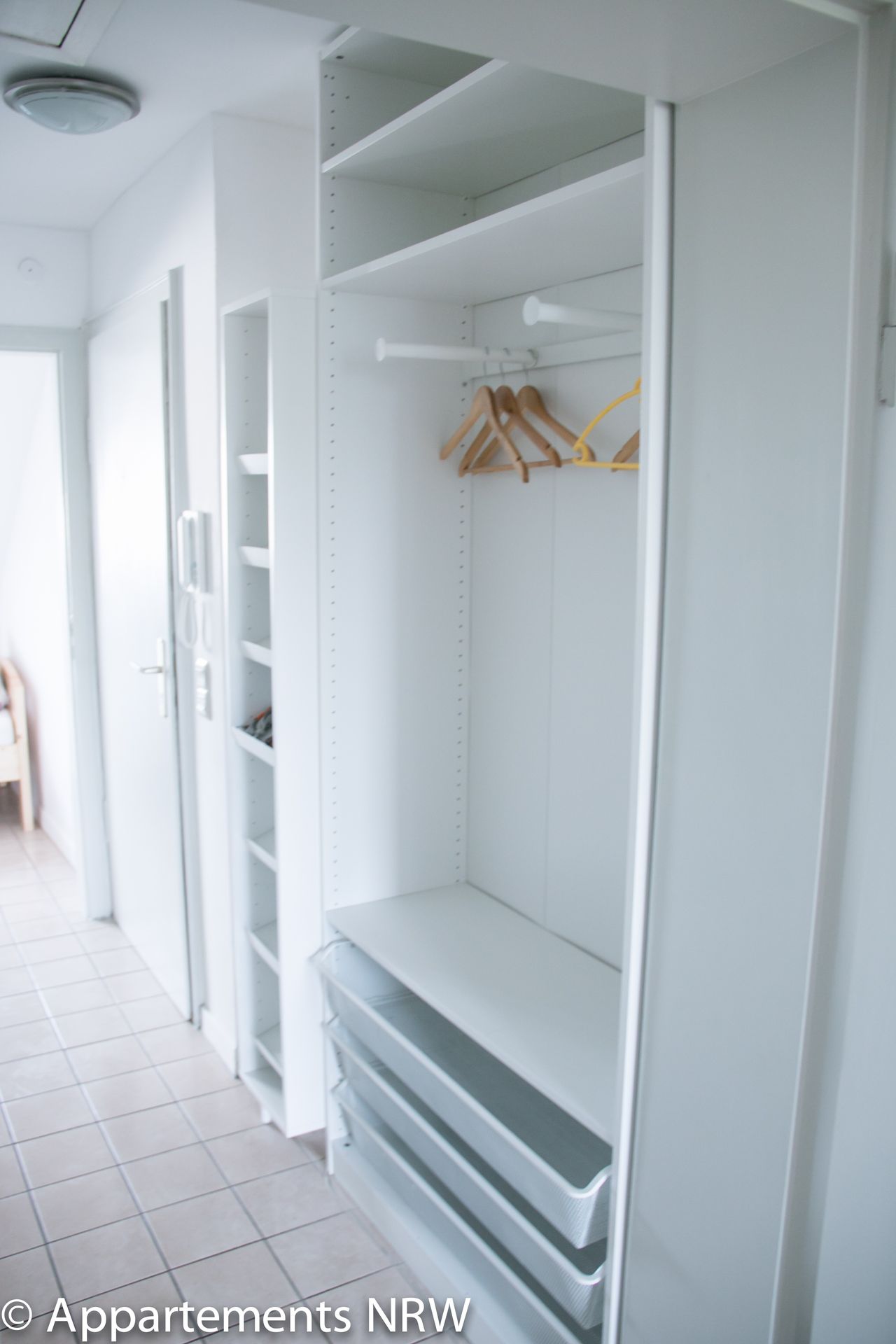 Furnished apartment in Düsseldorf Rath  Near the airport, cozy apartments with a direct connection to the old town  in Düsseldorf