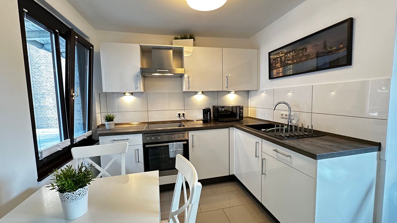 Lovely, stylish studio in Cologne close to rhine and Autobahn & public tansportation