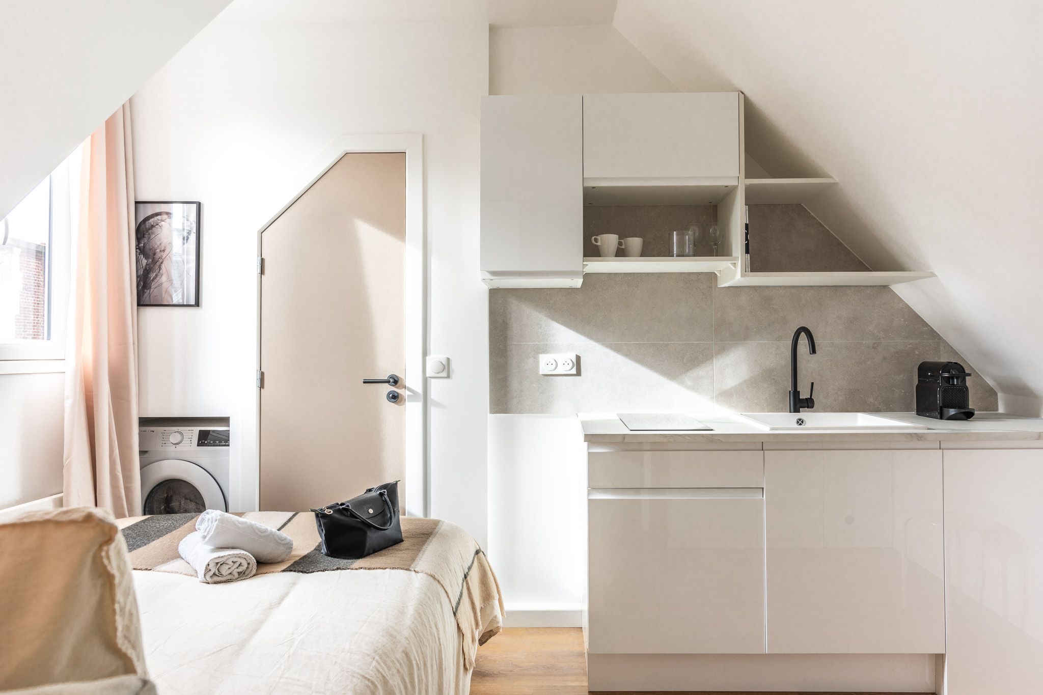 Location Studio de standing clé en main – Avenue Victor Hugo, Paris 16e (loyer tout inclu