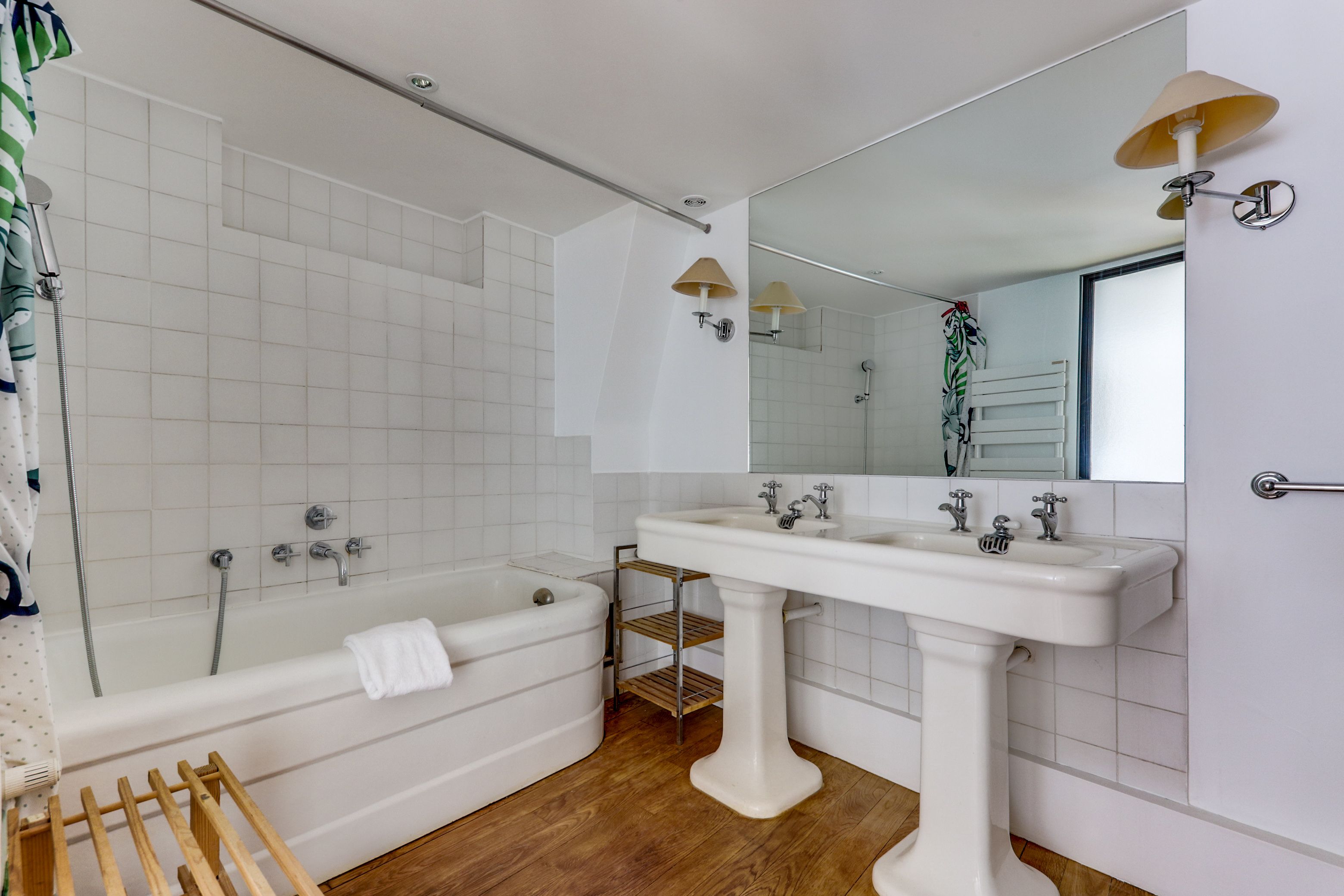 Luxury 2 Bedrooms 2 bathrooms loft apartment in Paris Faubourg Saint Honoré Haussmann with large windows, bright and quiet (loyer tout inclus) Paris